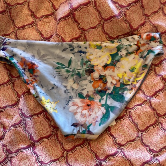 Becca S Small bikini bottom swimsuit American fit floral reversible - Picture 2 of 2